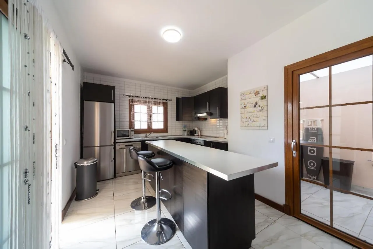 Tilley. Private Villa Costa Teguise