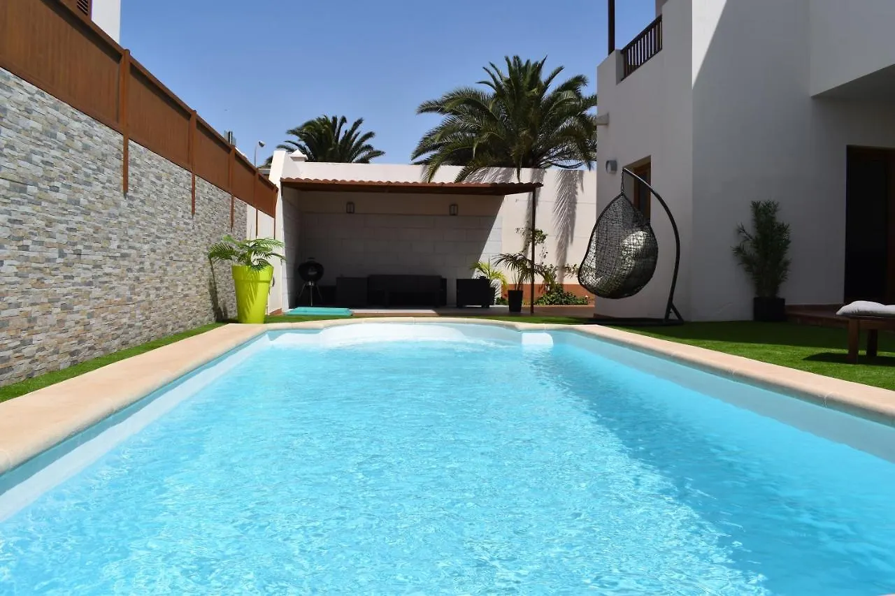 Tilley. Private Villa Costa Teguise Ισπανία