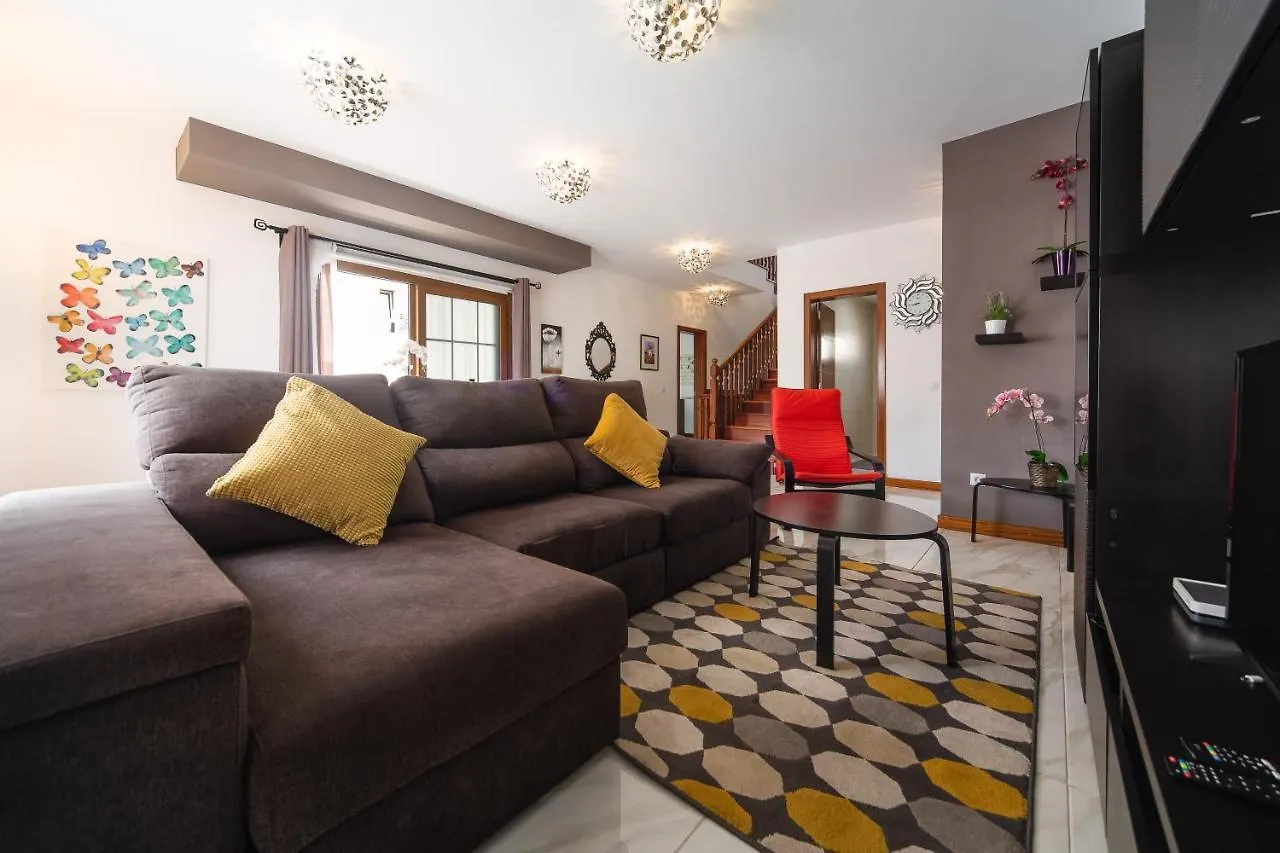 Tilley. Private Villa Costa Teguise