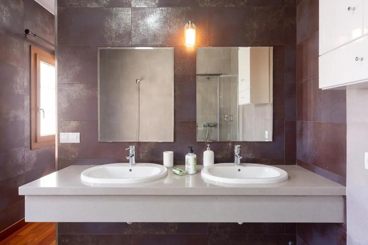 Tilley. Private Villa Costa Teguise
